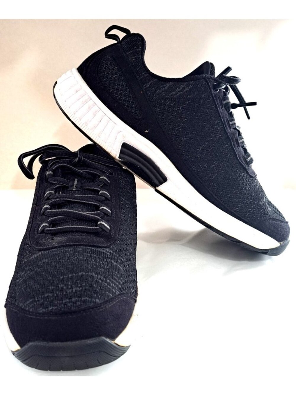 Orthofeet Men's 7.5 Black Lace Up Low Top Sneakers